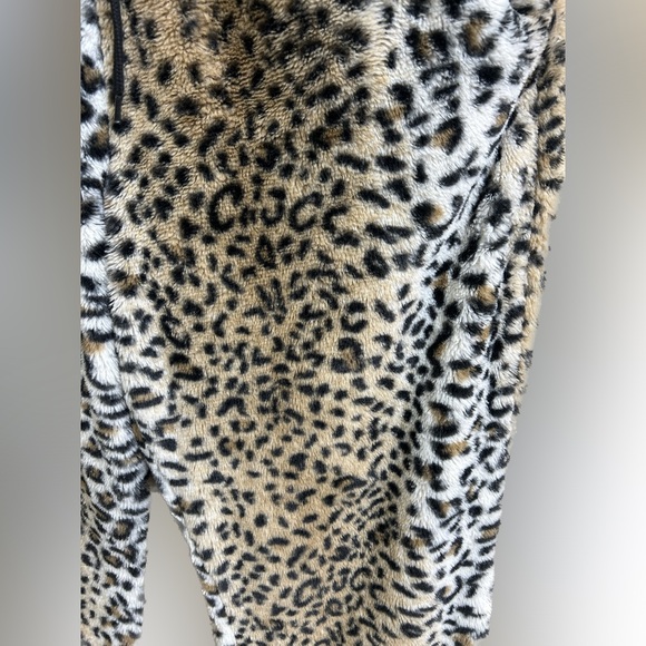 🌸5/$25🌸 Chic Leopard Print Fleece Sweatpants - Picture 3 of 4